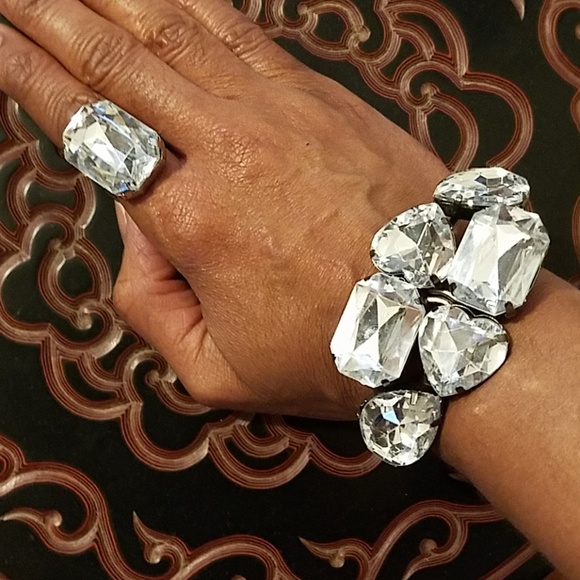 ๐บ!!HOST PICK!!๐บ CRYSTAL CUFF BRACELET - Picture 5 of 5